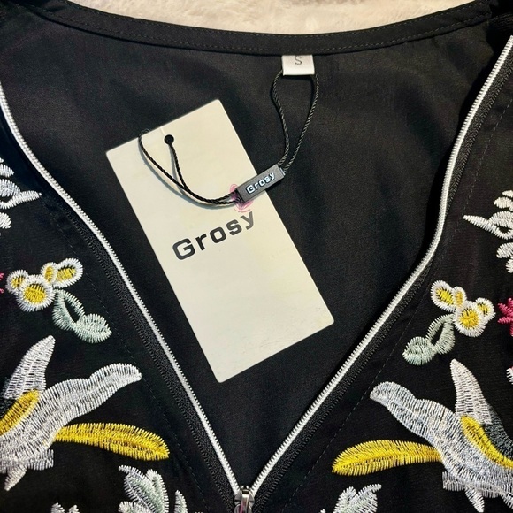 NWT Tunic Top Small Oversized Grosy Black Embroidered Floral Pink White Zip Neck - Picture 11 of 15